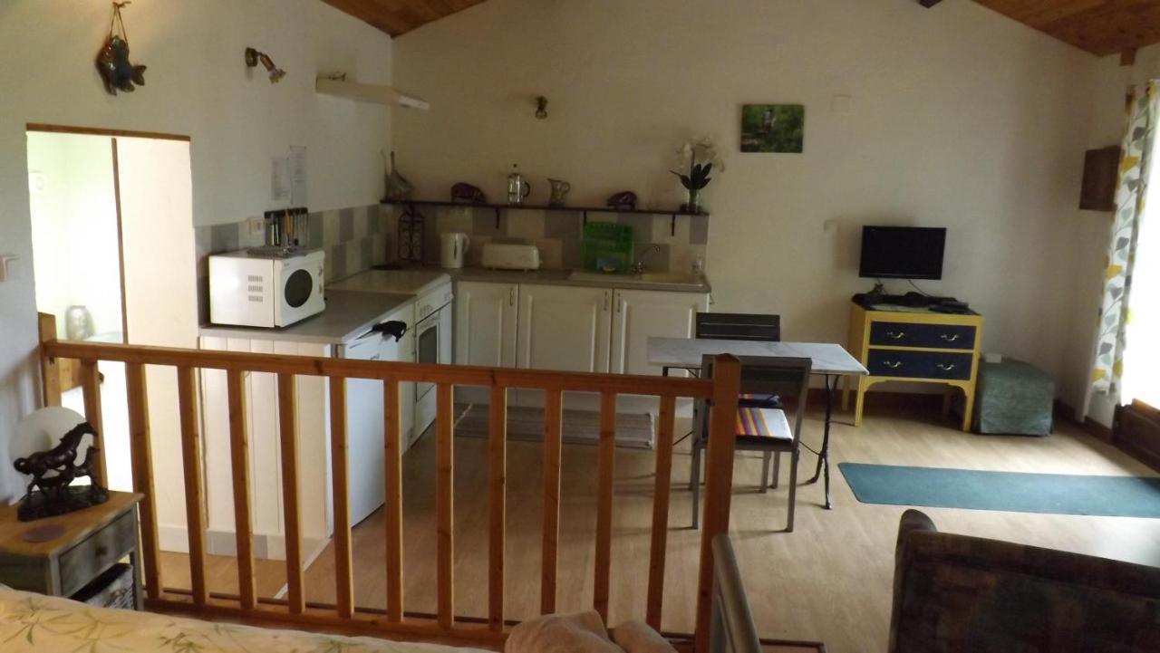 Breesfalt Gite Accomodation Villa Maisonnais-Sur-Tardoire Esterno foto