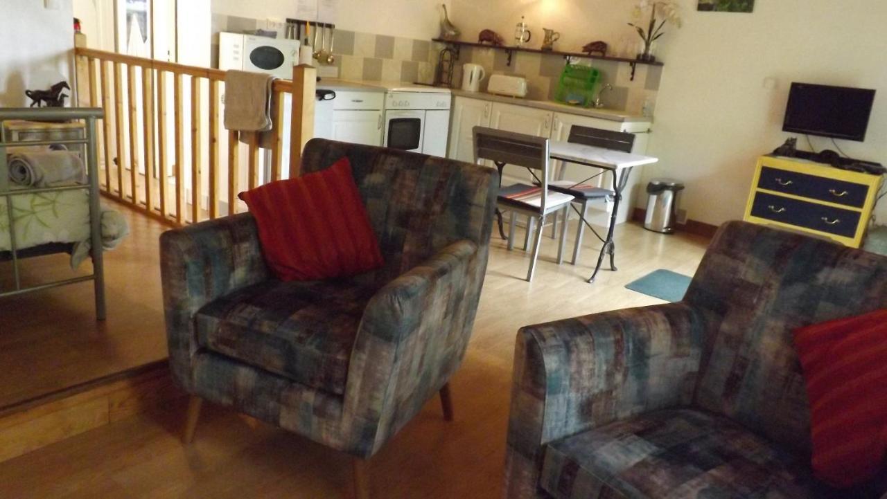 Breesfalt Gite Accomodation Villa Maisonnais-Sur-Tardoire Esterno foto